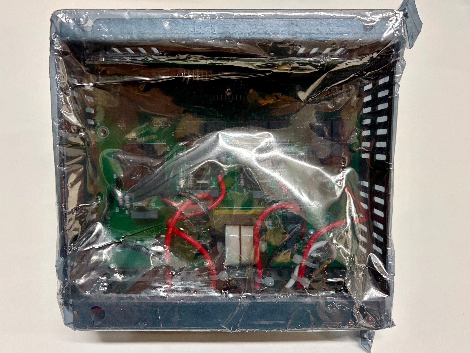 Crestron CLX-4HSW4 4 Channel High-Inrush Switch Module, 4 Feeds, 120V